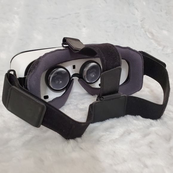 SAMSUNG OCULUS VR GEAR Galaxy S7 Virtual Reality see your phone pix and videos - Picture 3 of 6